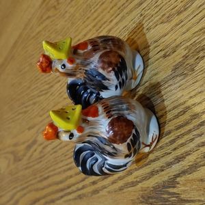 Vintage Rooster Salt/Pepper Shakers